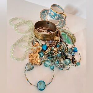 Cute little cup full of jewelry / mixed bundle vintage to now all wearable